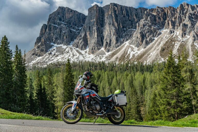 moto-en-italie-lacs-et-dolomites-sur-un-circuit-sublime